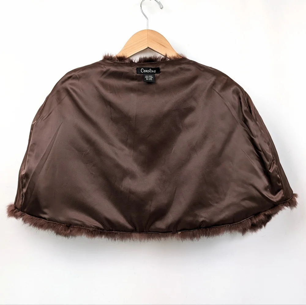 Rabbit Fur Capelet Wrap Satin Lined Buckle Clasp Vintage Formal Elegant Luxury